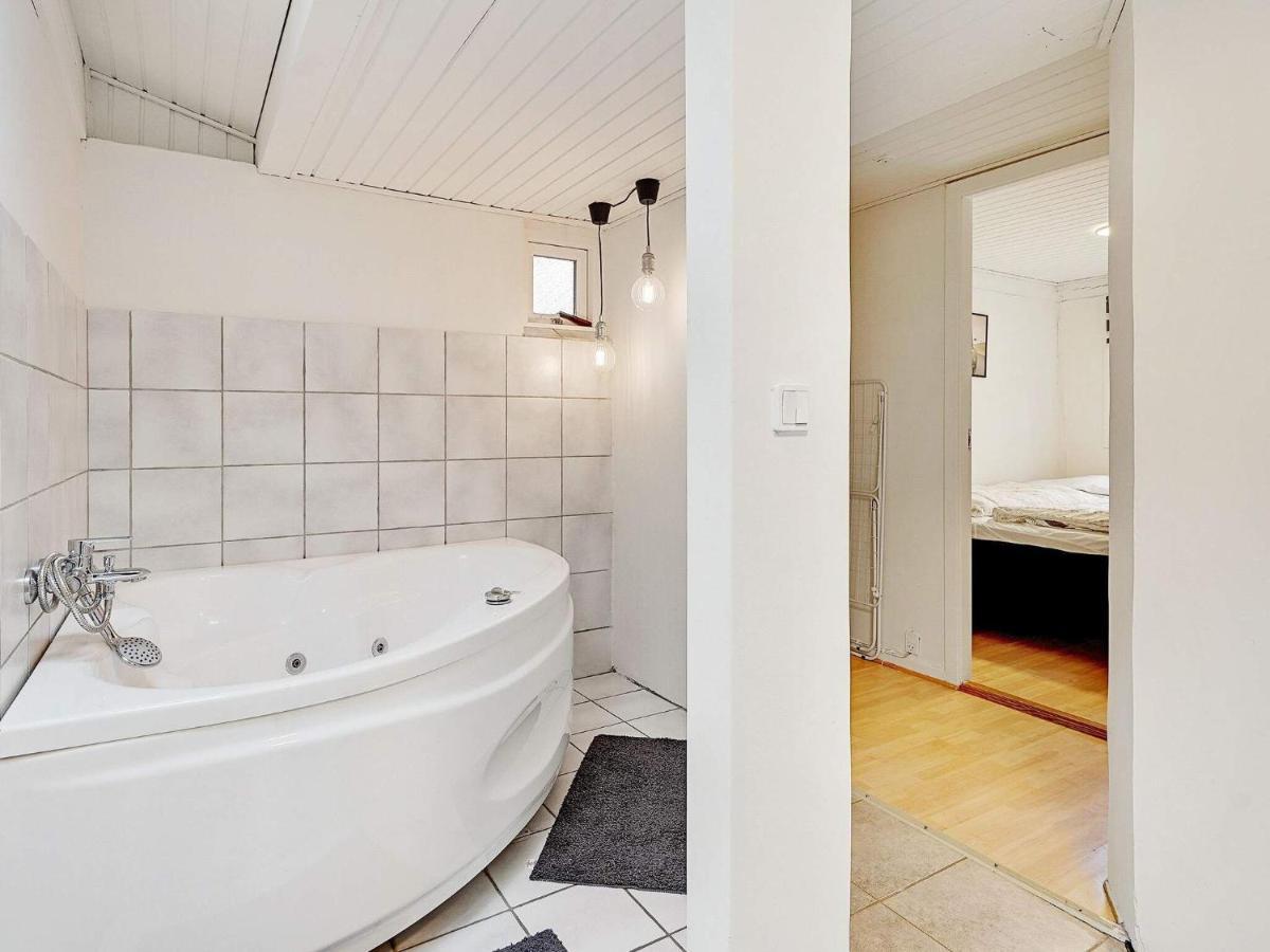 8 Person Holiday Home In R M Kongsmark Eksteriør bilde